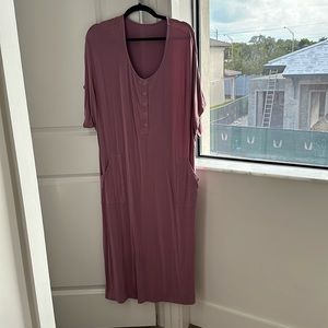 Kyte Woman’s Lounge Dress, size large